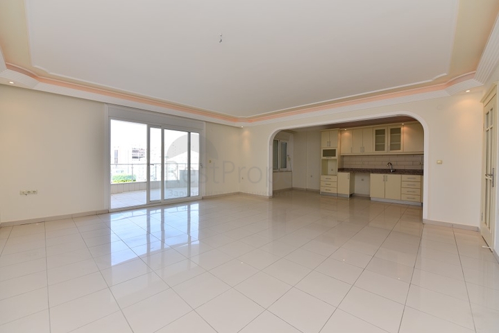 شقة واسعة 160 متر - غرفتين وصالة - في مهموتلار / الانيا 