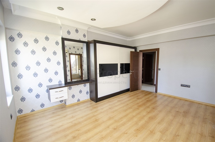 شقة واسعة 3 + 1 في مجمع 500 م على البحر في انطاليا