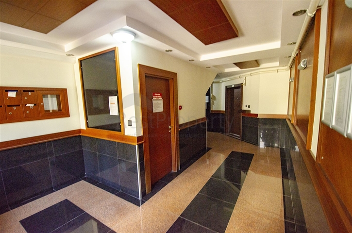 شقة واسعة 3 + 1 في مجمع 500 م على البحر في انطاليا