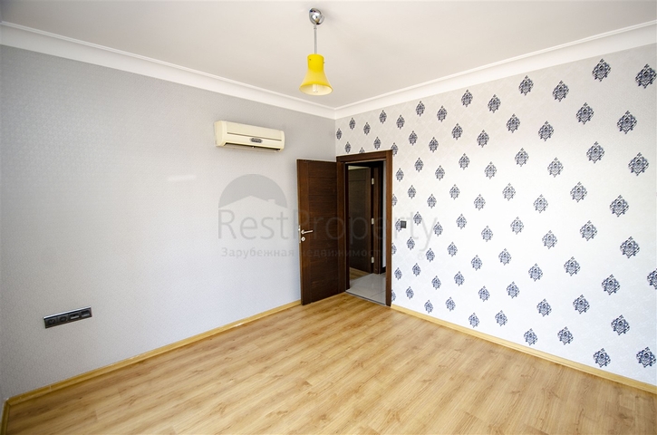 شقة واسعة 3 + 1 في مجمع 500 م على البحر في انطاليا