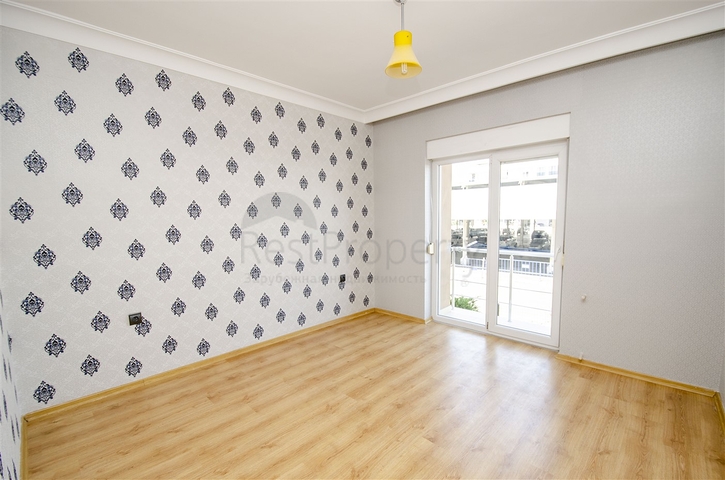 شقة واسعة 3 + 1 في مجمع 500 م على البحر في انطاليا