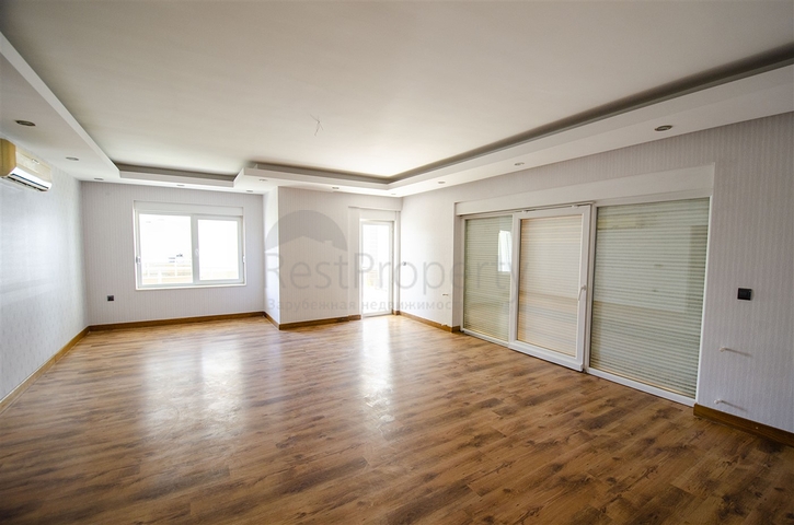 شقة واسعة 3 + 1 في مجمع 500 م على البحر في انطاليا