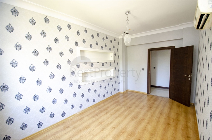 شقة واسعة 3 + 1 في مجمع 500 م على البحر في انطاليا