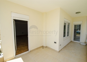 شقة واسعة 3 + 1 في مجمع 500 م على البحر في انطاليا