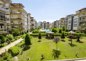 شقة واسعة 3 + 1 في مجمع 500 م على البحر في انطاليا