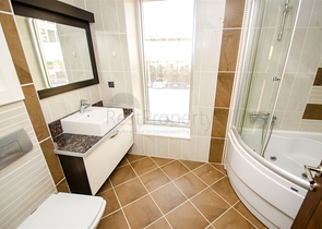 شقة واسعة 3 + 1 في مجمع 500 م على البحر في انطاليا