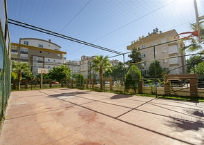 شقة واسعة 3 + 1 في مجمع 500 م على البحر في انطاليا