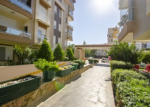 شقة واسعة 3 + 1 في مجمع 500 م على البحر في انطاليا