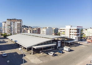 شقة واسعة 3 + 1 في مجمع 500 م على البحر في انطاليا