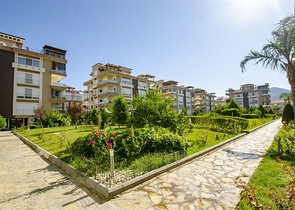 شقة واسعة 3 + 1 في مجمع 500 م على البحر في انطاليا