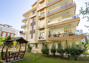 شقة واسعة 3 + 1 في مجمع 500 م على البحر في انطاليا