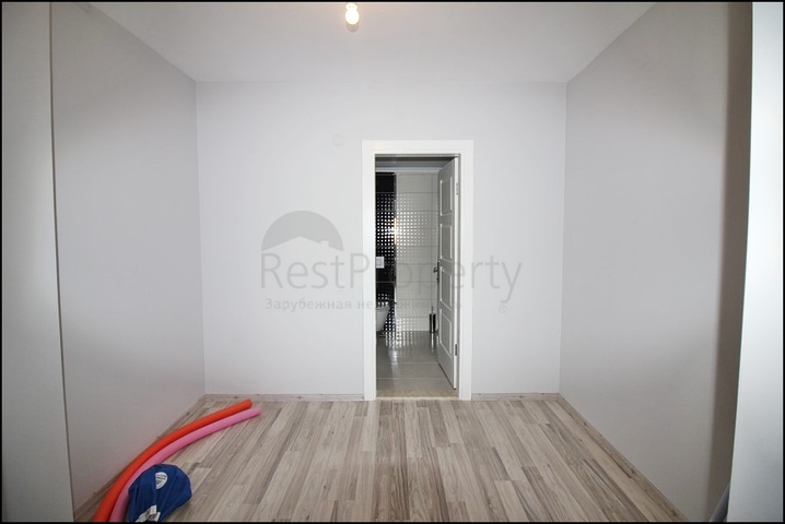 سعر مناسب - شقة 3 غرف - مطبخ منفصل - ضمن مجمع سكني حديث - مهوتلار / الانيا 