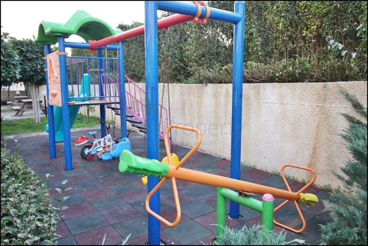 سعر مناسب - شقة 3 غرف - مطبخ منفصل - ضمن مجمع سكني حديث - مهوتلار / الانيا 