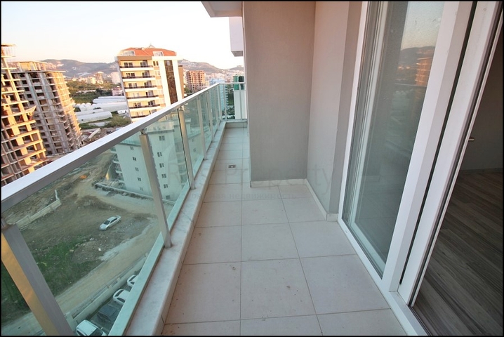 سعر مناسب - شقة 3 غرف - مطبخ منفصل - ضمن مجمع سكني حديث - مهوتلار / الانيا 