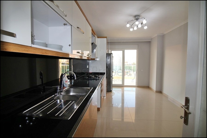 سعر مناسب - شقة 3 غرف - مطبخ منفصل - ضمن مجمع سكني حديث - مهوتلار / الانيا 