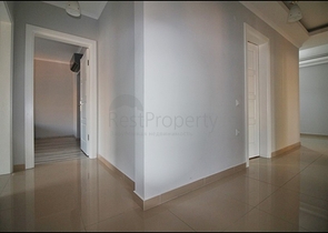 سعر مناسب - شقة 3 غرف - مطبخ منفصل - ضمن مجمع سكني حديث - مهوتلار / الانيا 