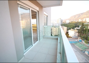 سعر مناسب - شقة 3 غرف - مطبخ منفصل - ضمن مجمع سكني حديث - مهوتلار / الانيا 