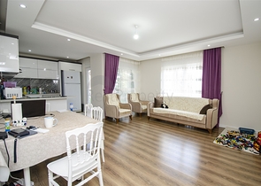 شقة 3 + 1 مفروشة ضمن مجمع  في هورما كونيالتي