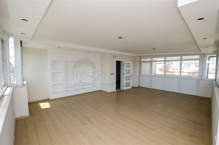 بنتهاوس واسع 5 + 2 في منطقة كيبيز أنطاليا