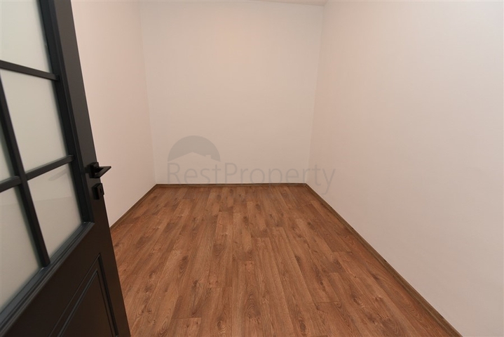 اطلالة بحر وقلعة - دوبلكس واسعة 550 متر مربع- مركز الانيا 