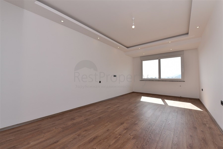 اطلالة بحر وقلعة - دوبلكس واسعة 550 متر مربع- مركز الانيا 