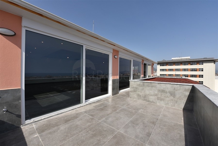 اطلالة بحر وقلعة - دوبلكس واسعة 550 متر مربع- مركز الانيا 