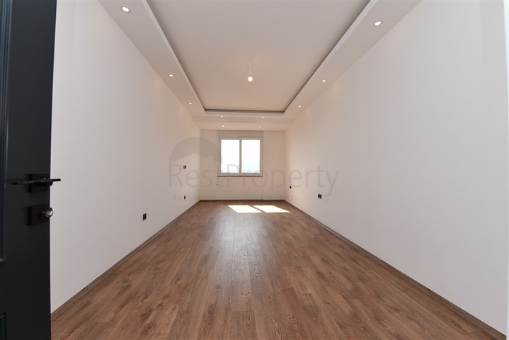 اطلالة بحر وقلعة - دوبلكس واسعة 550 متر مربع- مركز الانيا 