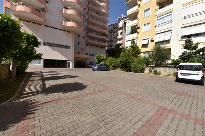 اطلالة بحر وقلعة - دوبلكس واسعة 550 متر مربع- مركز الانيا 