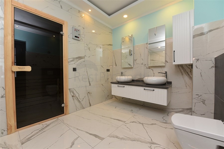 اطلالة بحر وقلعة - دوبلكس واسعة 550 متر مربع- مركز الانيا 