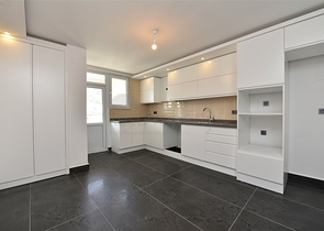 اطلالة بحر وقلعة - دوبلكس واسعة 550 متر مربع- مركز الانيا 