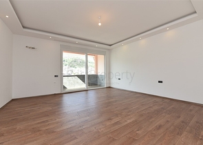 اطلالة بحر وقلعة - دوبلكس واسعة 550 متر مربع- مركز الانيا 