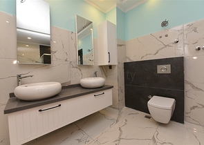 اطلالة بحر وقلعة - دوبلكس واسعة 550 متر مربع- مركز الانيا 