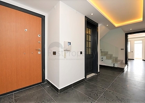 اطلالة بحر وقلعة - دوبلكس واسعة 550 متر مربع- مركز الانيا 