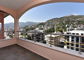 اطلالة بحر وقلعة - دوبلكس واسعة 550 متر مربع- مركز الانيا 