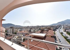 اطلالة بحر وقلعة - دوبلكس واسعة 550 متر مربع- مركز الانيا 