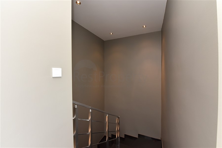 ضمن منطقة اوبا الراقية - 100 متر عن البحر - دوبلكس مفروشة - اوبا / الانيا 