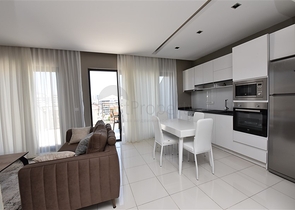 ضمن منطقة اوبا الراقية - 100 متر عن البحر - دوبلكس مفروشة - اوبا / الانيا 