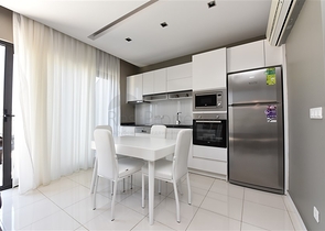 ضمن منطقة اوبا الراقية - 100 متر عن البحر - دوبلكس مفروشة - اوبا / الانيا 