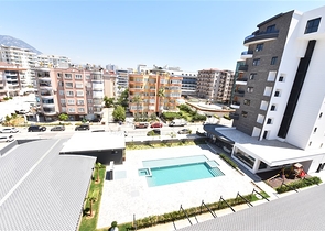 ضمن منطقة اوبا الراقية - 100 متر عن البحر - دوبلكس مفروشة - اوبا / الانيا 