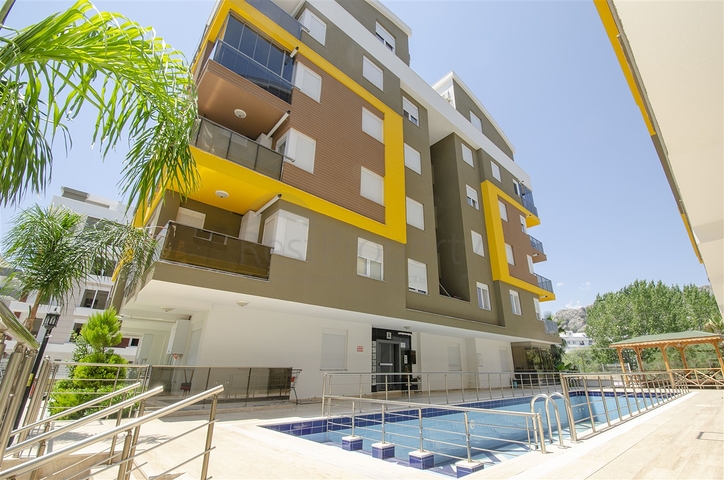 شقة 2 + 1 في مجمع بالقرب من نهر بواشاي أنطاليا