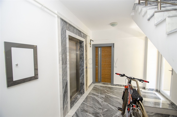 شقة 2 + 1 في مجمع بالقرب من نهر بواشاي أنطاليا