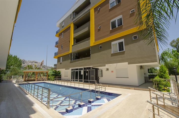 شقة 2 + 1 في مجمع بالقرب من نهر بواشاي أنطاليا