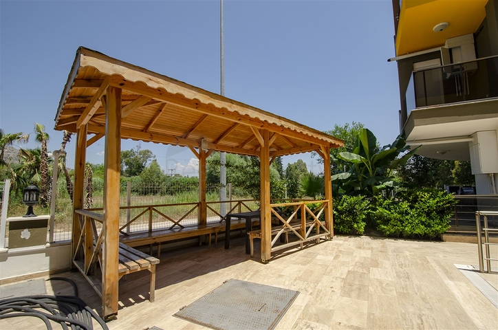 شقة 2 + 1 في مجمع بالقرب من نهر بواشاي أنطاليا