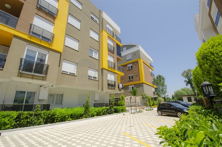 شقة 2 + 1 في مجمع بالقرب من نهر بواشاي أنطاليا