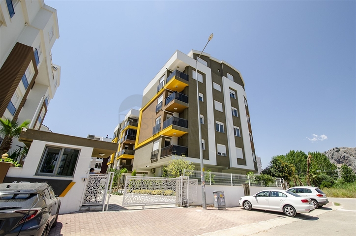 شقة 2 + 1 في مجمع بالقرب من نهر بواشاي أنطاليا