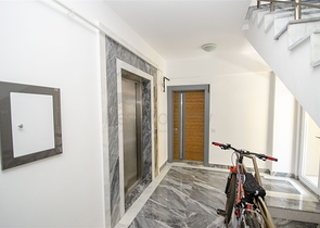 شقة 2 + 1 في مجمع بالقرب من نهر بواشاي أنطاليا