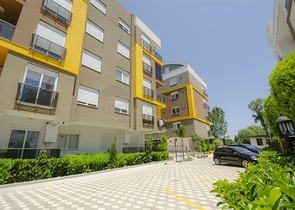 شقة 2 + 1 في مجمع بالقرب من نهر بواشاي أنطاليا