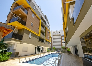 شقة 2 + 1 في مجمع بالقرب من نهر بواشاي أنطاليا