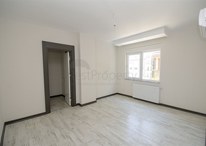 شقة 2 + 1 في مجمع بالقرب من نهر بواشاي أنطاليا