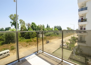 شقة 2 + 1 في مجمع بالقرب من نهر بواشاي أنطاليا